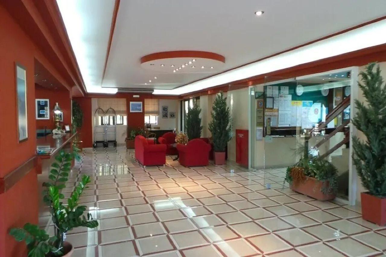 Hotel Seven Stars Kárpatos Exterior foto